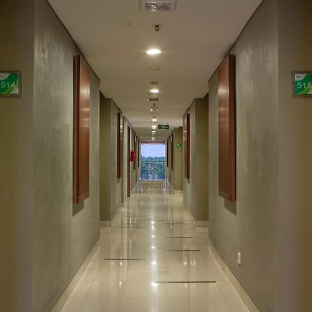 קוטה לומבוק Primebiz Hotel Kuta מראה חיצוני תמונה