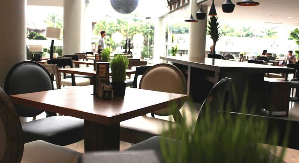 קוטה לומבוק Primebiz Hotel Kuta מראה חיצוני תמונה