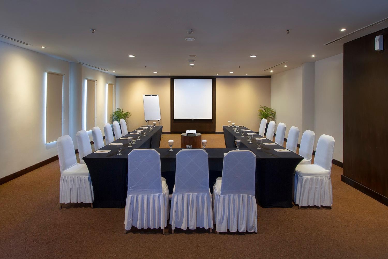 קוטה לומבוק Primebiz Hotel Kuta מראה חיצוני תמונה