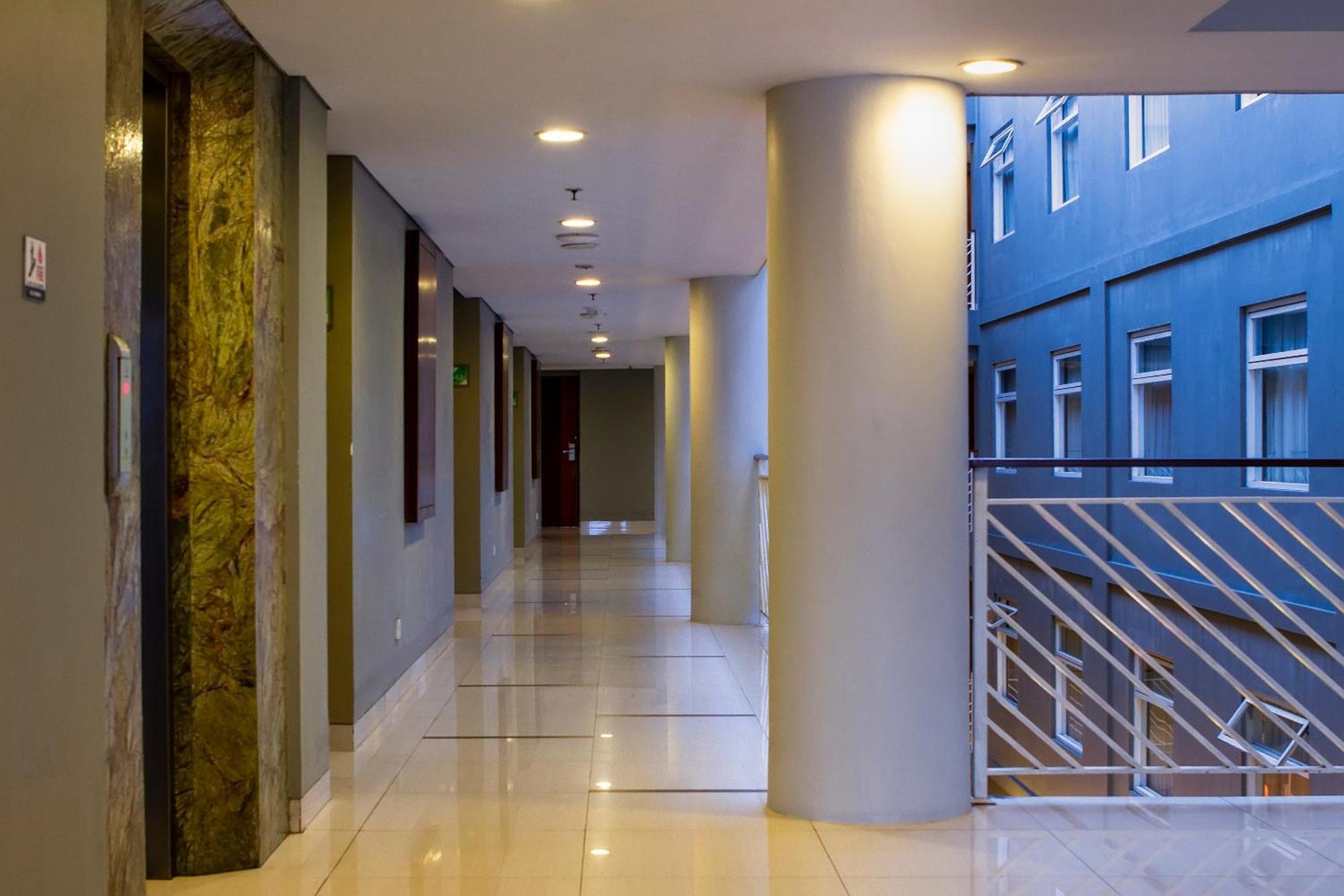 קוטה לומבוק Primebiz Hotel Kuta מראה חיצוני תמונה