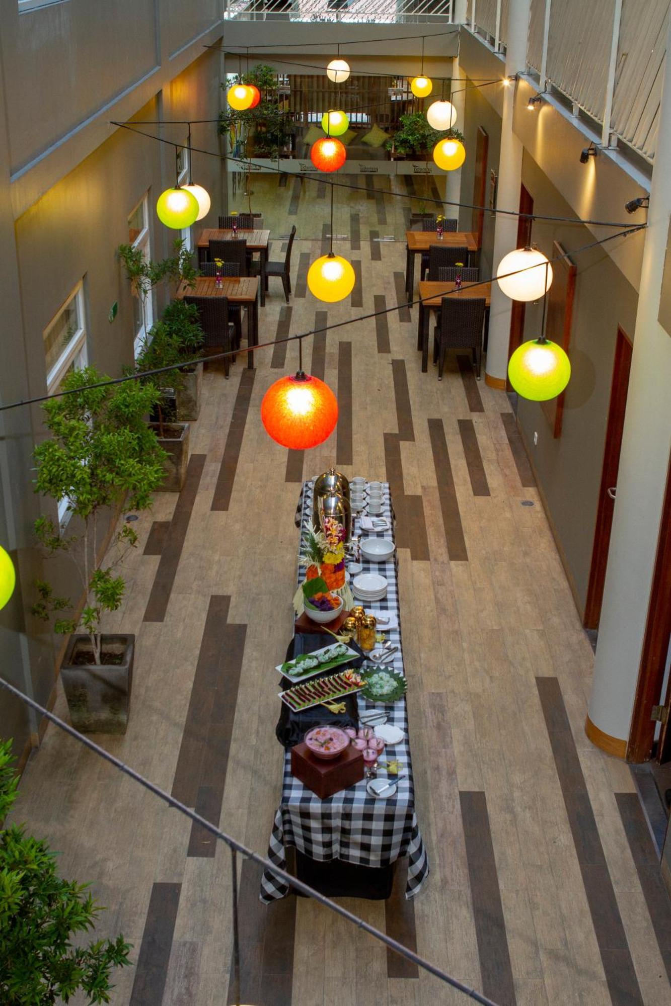 קוטה לומבוק Primebiz Hotel Kuta מראה חיצוני תמונה