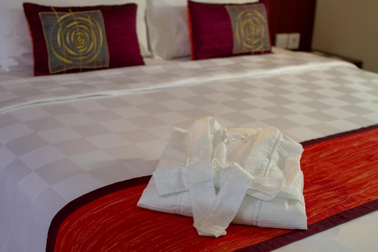 קוטה לומבוק Primebiz Hotel Kuta מראה חיצוני תמונה