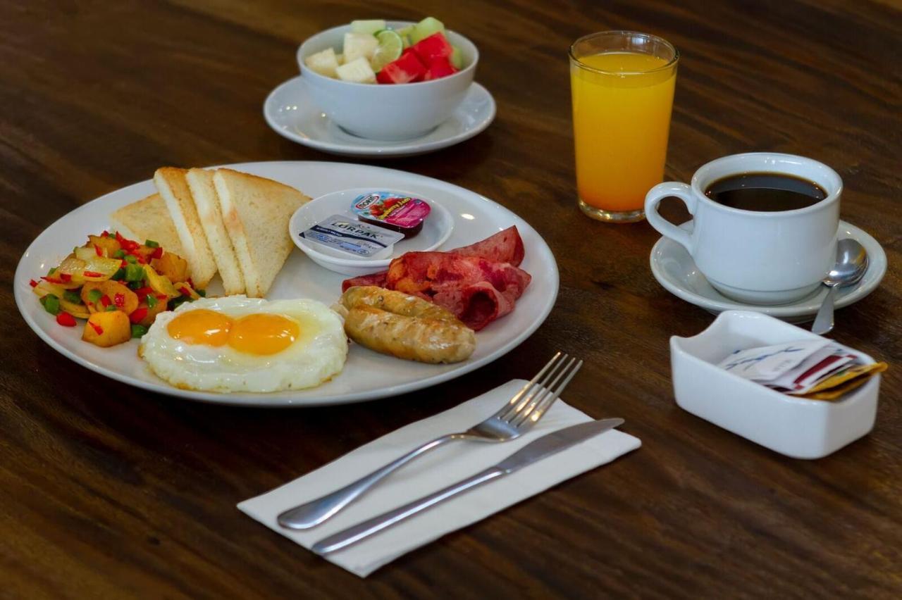 קוטה לומבוק Primebiz Hotel Kuta מראה חיצוני תמונה